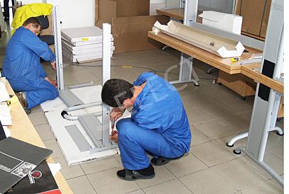 Modernes Büro in natürlichen Farben