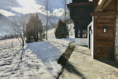 Chalet im alpinen Stil an der Skipiste