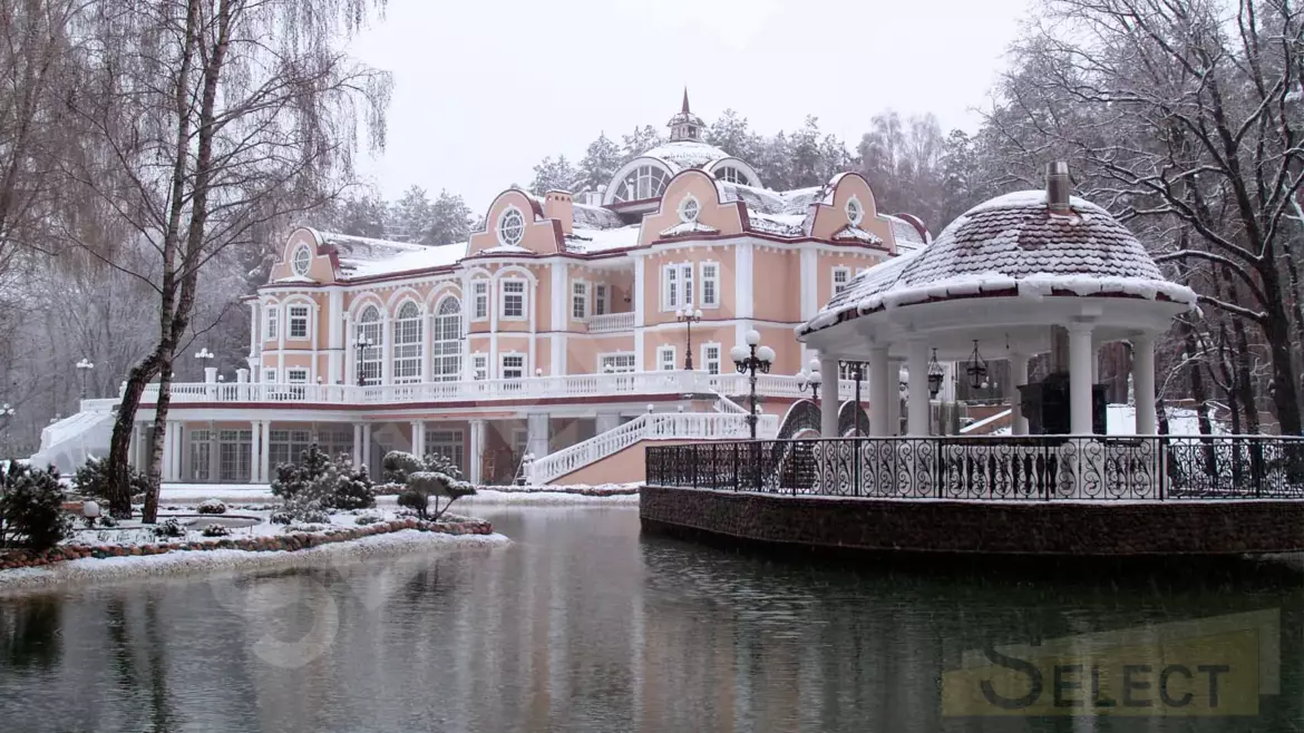 Luxurious palace in classical style with a lake