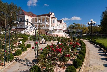 Luxurious palace in classical style with a lake